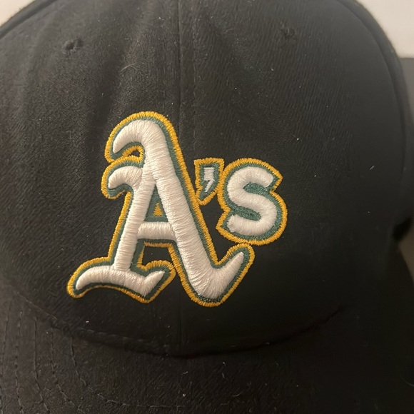 New Era Oakland A’s Official on Field Fitted Cap - Picture 2 of 9